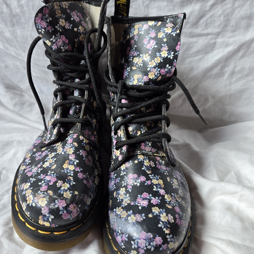 Dr. Marten's Womens Floral Boots - Picture 4 of 10